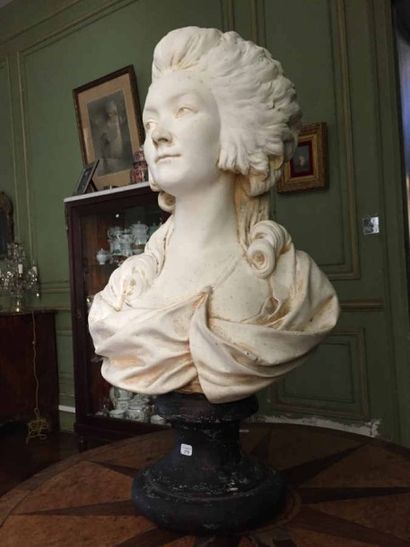 D'après .... Buste en plâtre d'une femme...