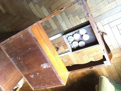 Table à jeux en acajou, plateau amovible...