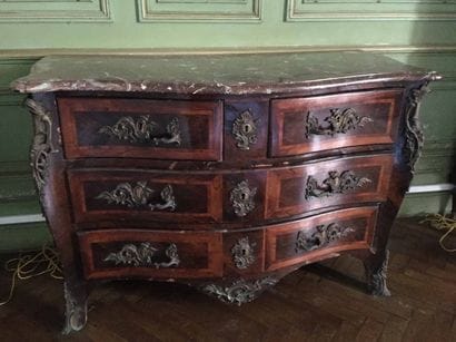Commode en bois de placage ouvrant à quatre...
