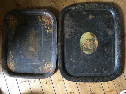 2 grands plateaux en tôle peinte (usures...