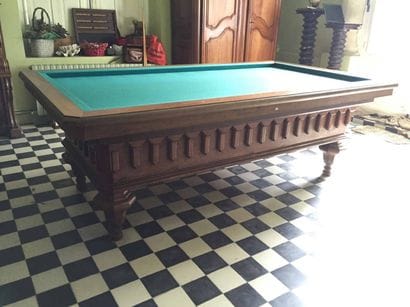 Billard français en bois naturel. Hauteur :...