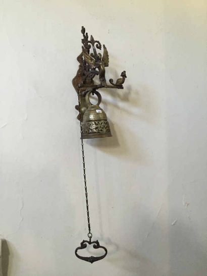 Cloche d'applique en bronze. Hauteur : 36...