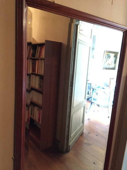 Grand miroir. Hauteur : 184 cm - Largeur :...