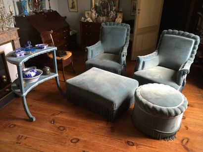 Paire de fauteuils, meuble d'appui à deux...