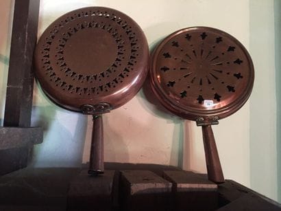 Deux chaufferettes en cuivre, époque XIX...