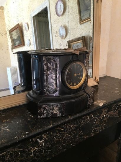 Pendule borne en marbre noir Napoléon II...