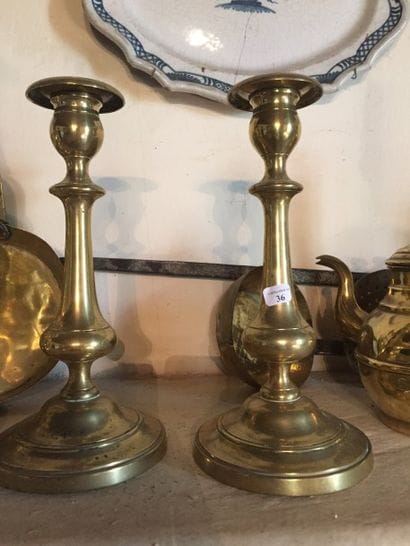 Trois paires de bougeoirs en laiton et 2...