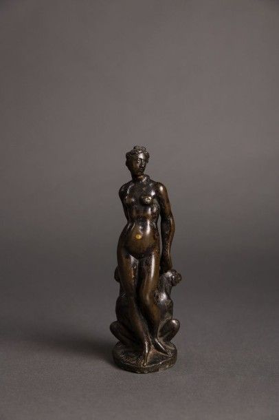 ITALIE, XVIE SIÈCLE

Diane aux chiens assis
Statuette...