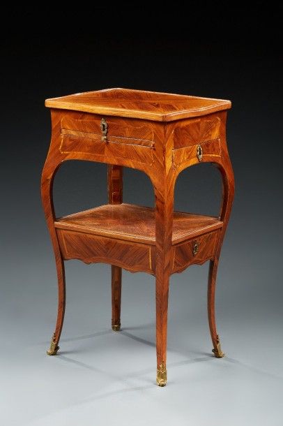 PETITE TABLE DE SALON en placage de bois...