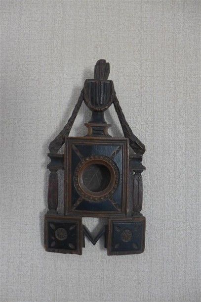 PORTE-MONTRE en bois sculpté.
Fin du XIXe...