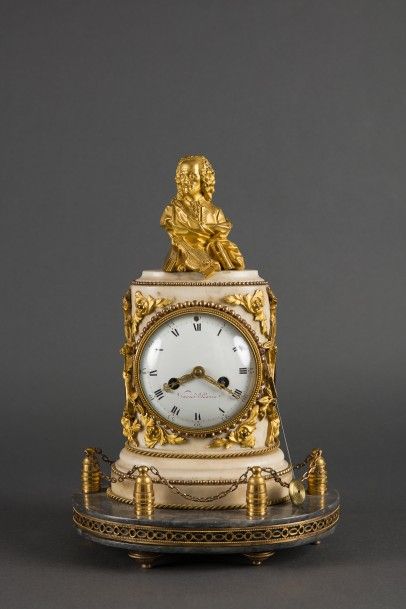 PENDULE BORNE dite «au buste de Voltaire»...