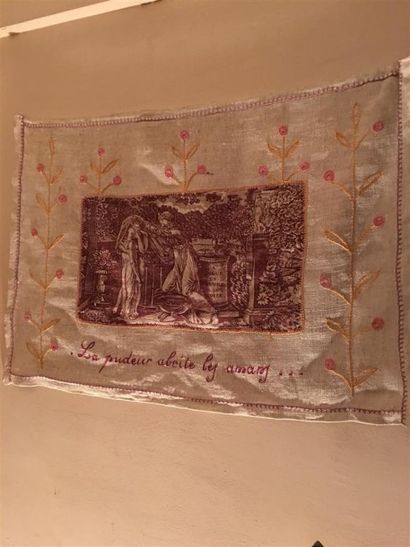 BRODERIE constituée d'une toile de Jouy indiquant...