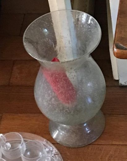 BIOT
Grand photophore en verre soufé.
Hauteur:...