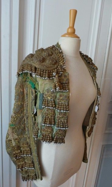 R. RETANA

Veste de Torero dit habit de lumière...