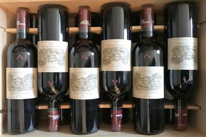 12 BOUTEILLES CHÂTEAU LAFITE ROTHSCHILD,...