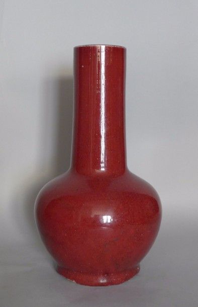 POTICHE chinoise en porcelaine rouge dit...