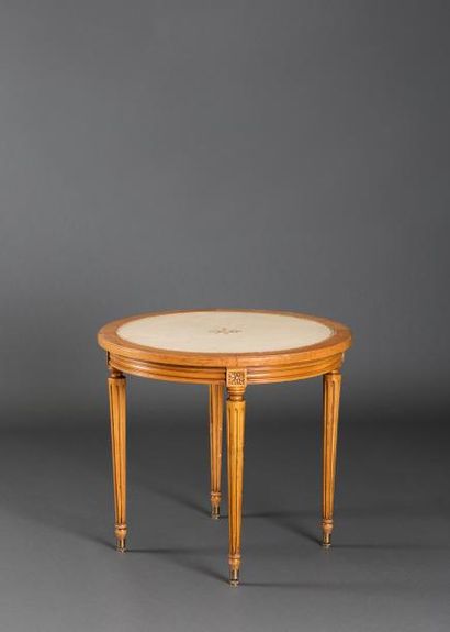 Mailefert Amos.

Paire de guéridons circulaires...