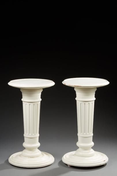 Paire de sellettes de forme colonnes cannelées,...