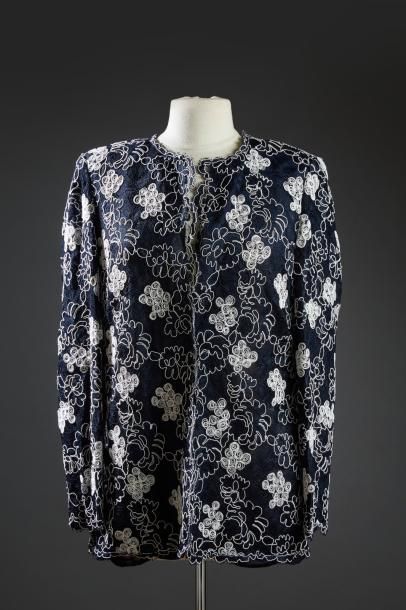 AKRIS 

Veste en dentelle marine rebrodée...