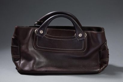 CELINE 

Sac à main à deux anses en cuir...