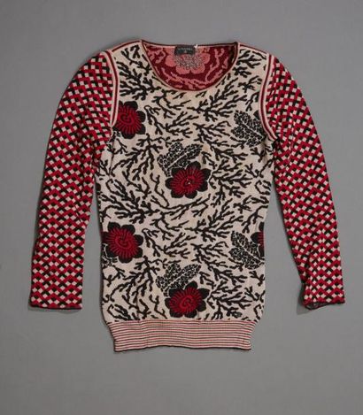 CHANEL

Pull en lainage à motif de coraux...