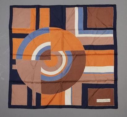 Christian DIOR 

Foulard, 1970.

Dans le...