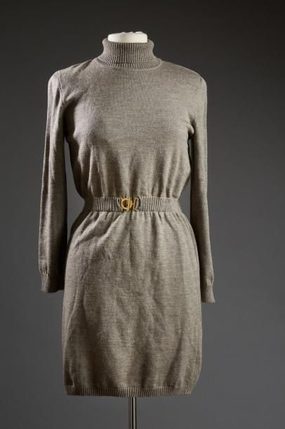 Salvatore FERRAGAMO

Robe en laine taupe,...