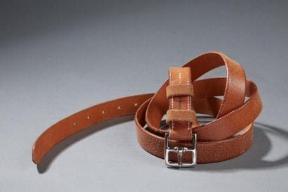 HERMES Paris

Martin Margiela 

Ceinture...