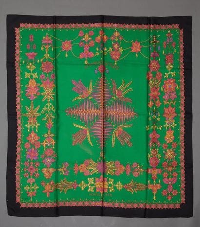 HERMES Paris 

Shéhérazade

Carré en twill...