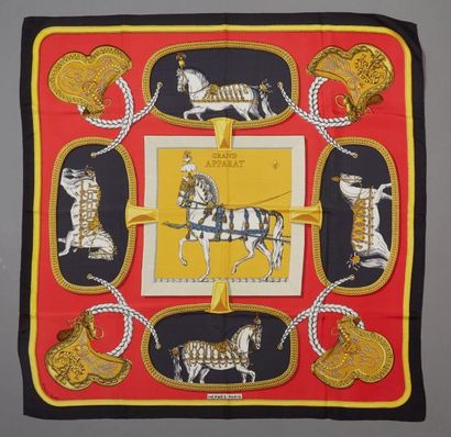 HERMES Paris

Grand apparat

Carré en twill...
