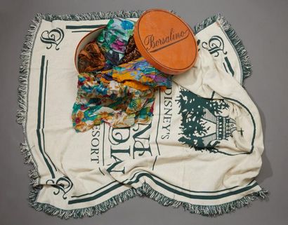 Lot d'étoles, foulards en soie, viscose,...