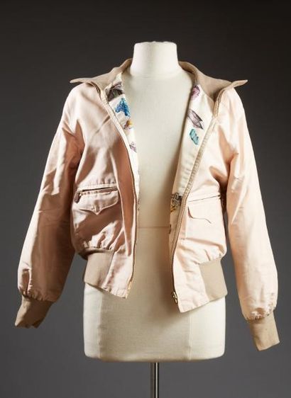 HERMES Paris

Blouson en soie réversible...