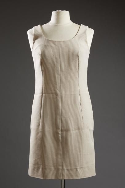 HERMES Paris 

Robe beige en lin.

Taille...