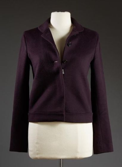 GIL SADERS

Veste courte zippée et deux boutons,...