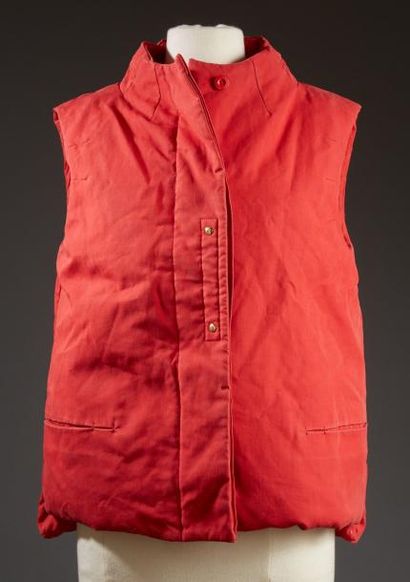 Louis VUITTON

Doudoune rouge

Taille : ...