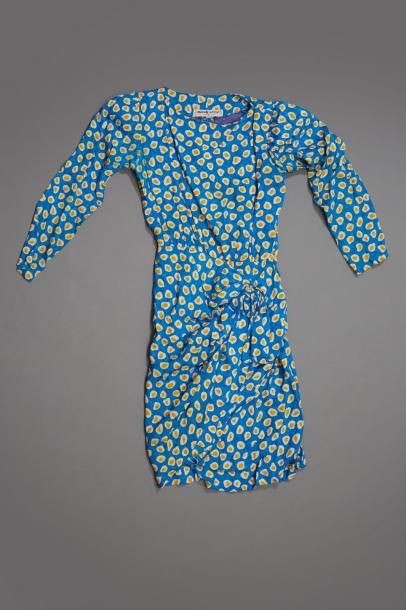 SAINT LAURENT

Robe plissée en soie imprimée...