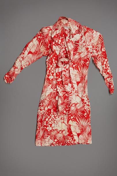 YVES SAINT LAURENT Rive Gauche

Robe en soie...