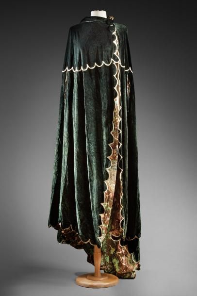 Anonyme, travail de haute couture, autour...