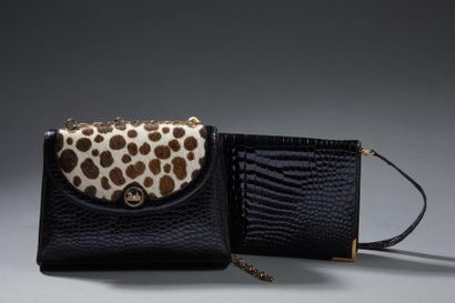 Pochette en simili cuir noir

On y joint...