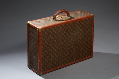 Louis VUITTON

Valise blizer en toile monogrammée,...