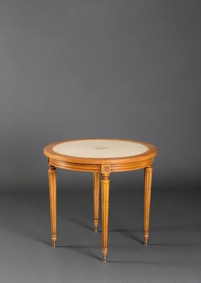 Mailefert Amos.

Paire de guéridons circulaires...