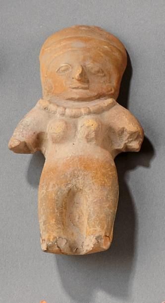 Mùneca, statuette féminine en terre cuite...