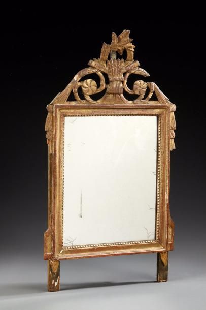 Miroir rectangulaire dans un encadrement...