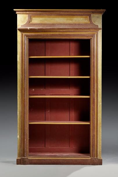 Bibliothèque de boiserie de forme architecturée...