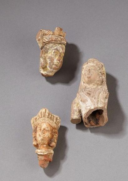 Fragment de buste de divinité féminine et...
