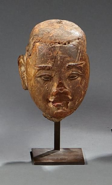 Tête de marionnette en bois sculpté, anciennement...