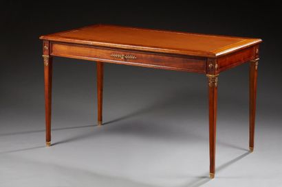 Bureau de style Louis XVI en bois teinté...