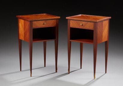 Paire de tables de chevet en bois de placage...