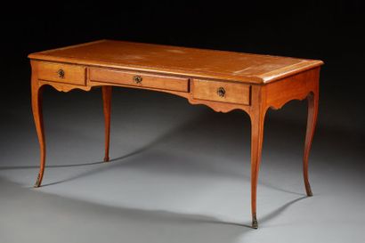 Bureau plat en bois naturel de style Louis...