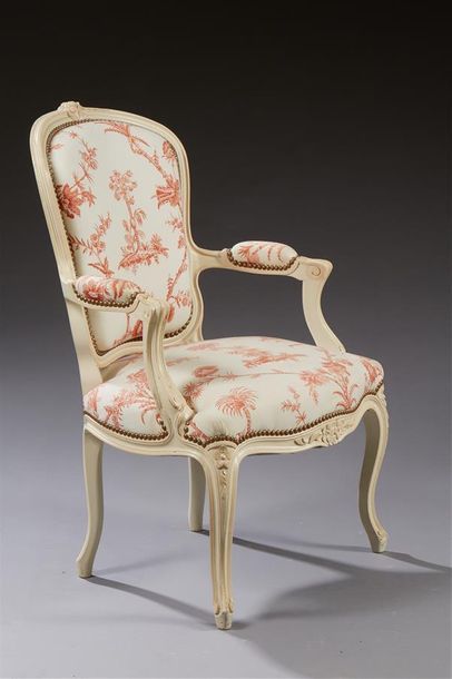 Fauteuil cabriolet de style Louis XV, en...